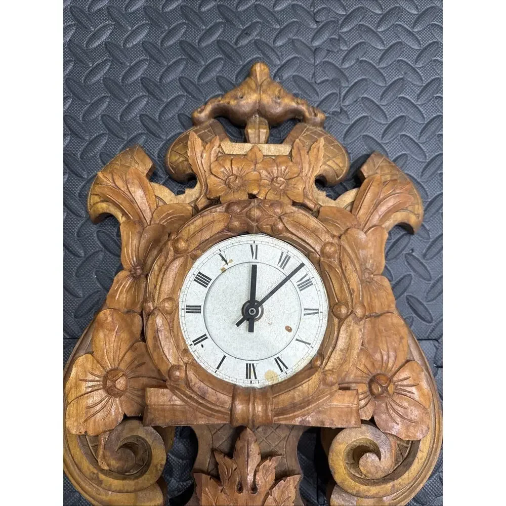 Clock baroque style